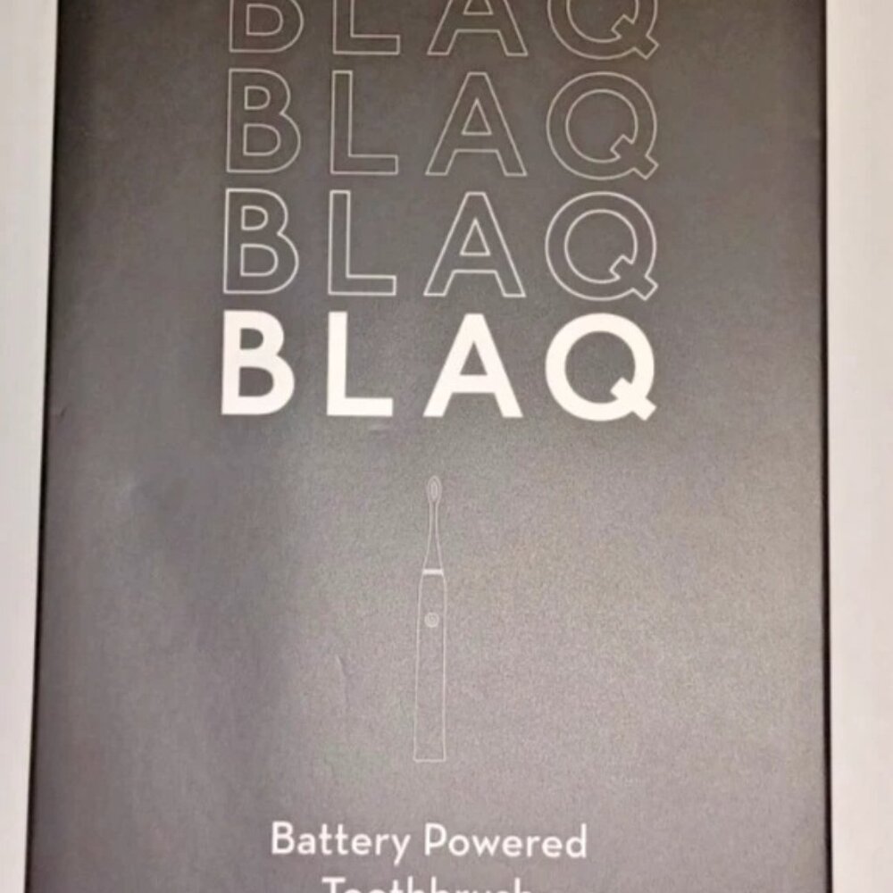 BLAQ Battery Powered Toothbrush with Handle 2 Replacement Heads 2 Batteries NEW